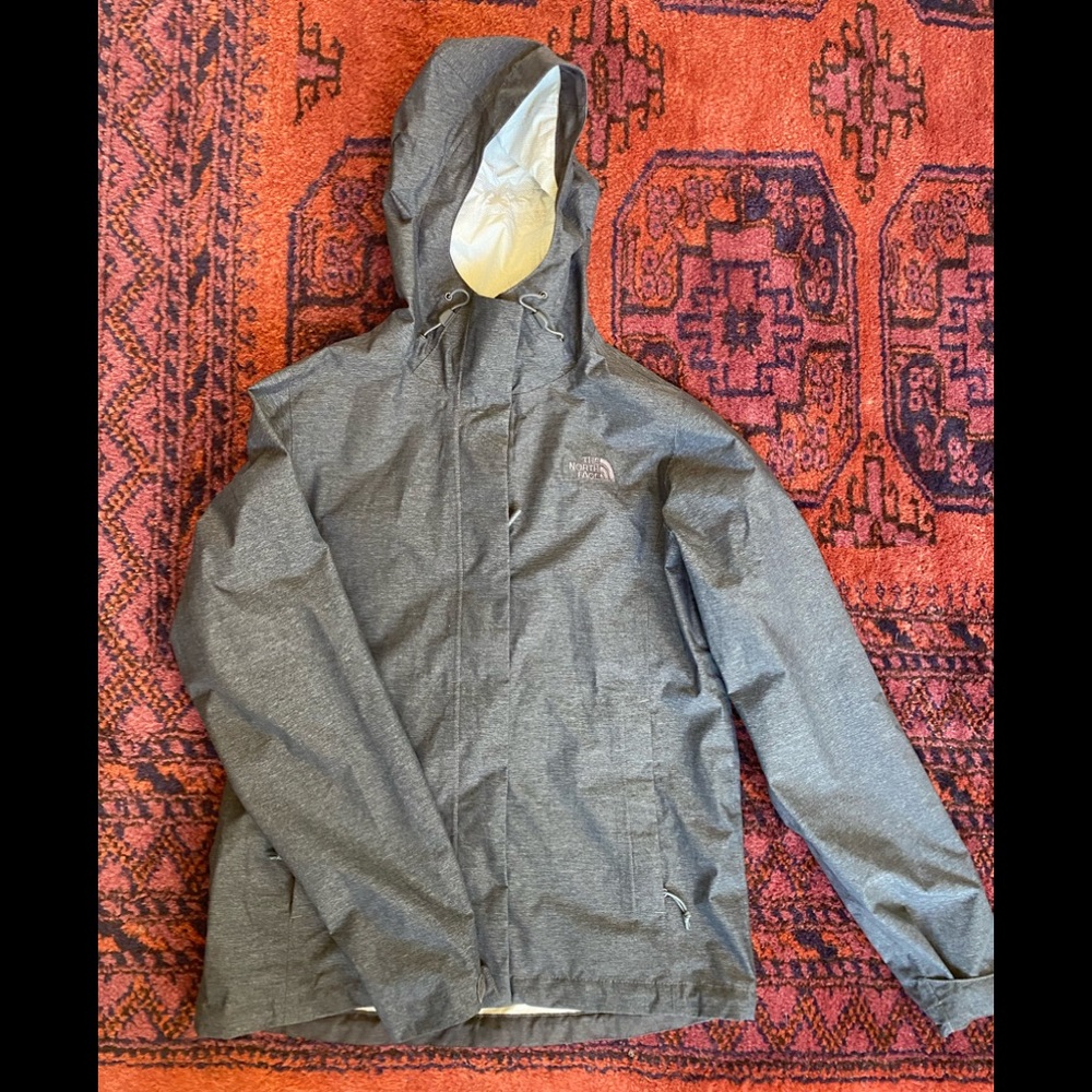 Women’s North Face Dryvent rain jacket ~ like new